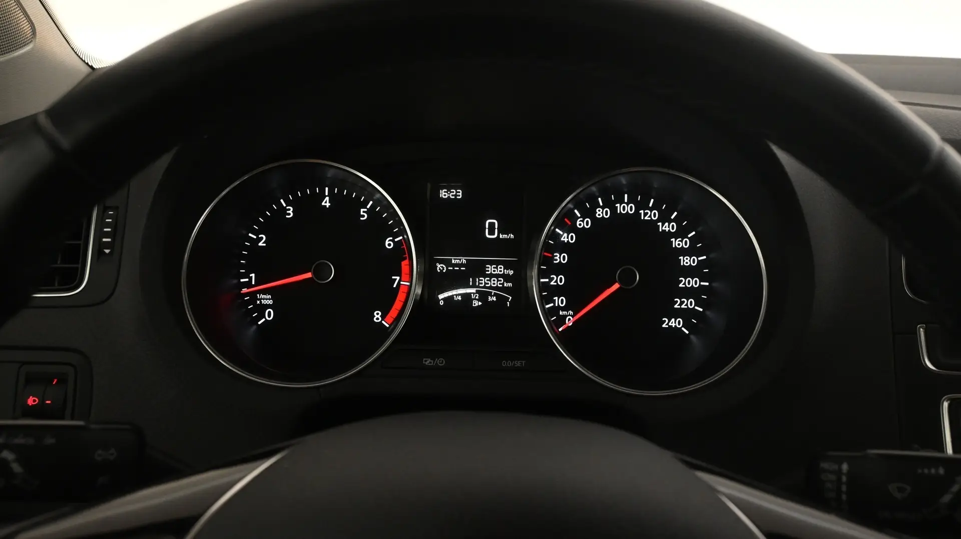Car Image - 4eXyhsoEzLeNmdTKmIp278