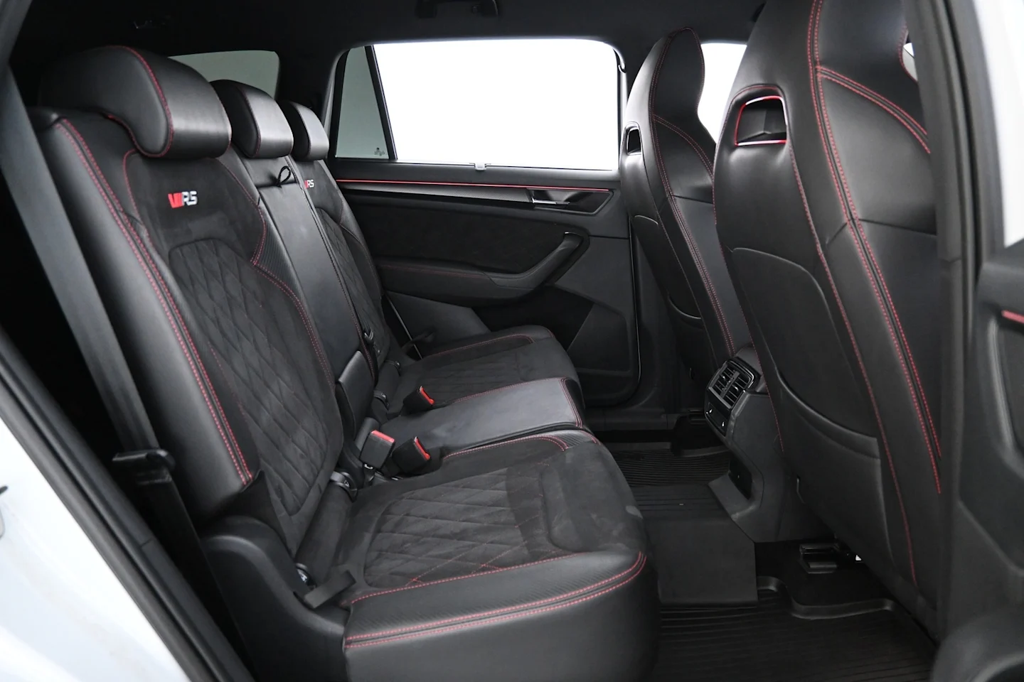 Car Image - 4kWf4DLbzT6Cdh8F7LGxhS