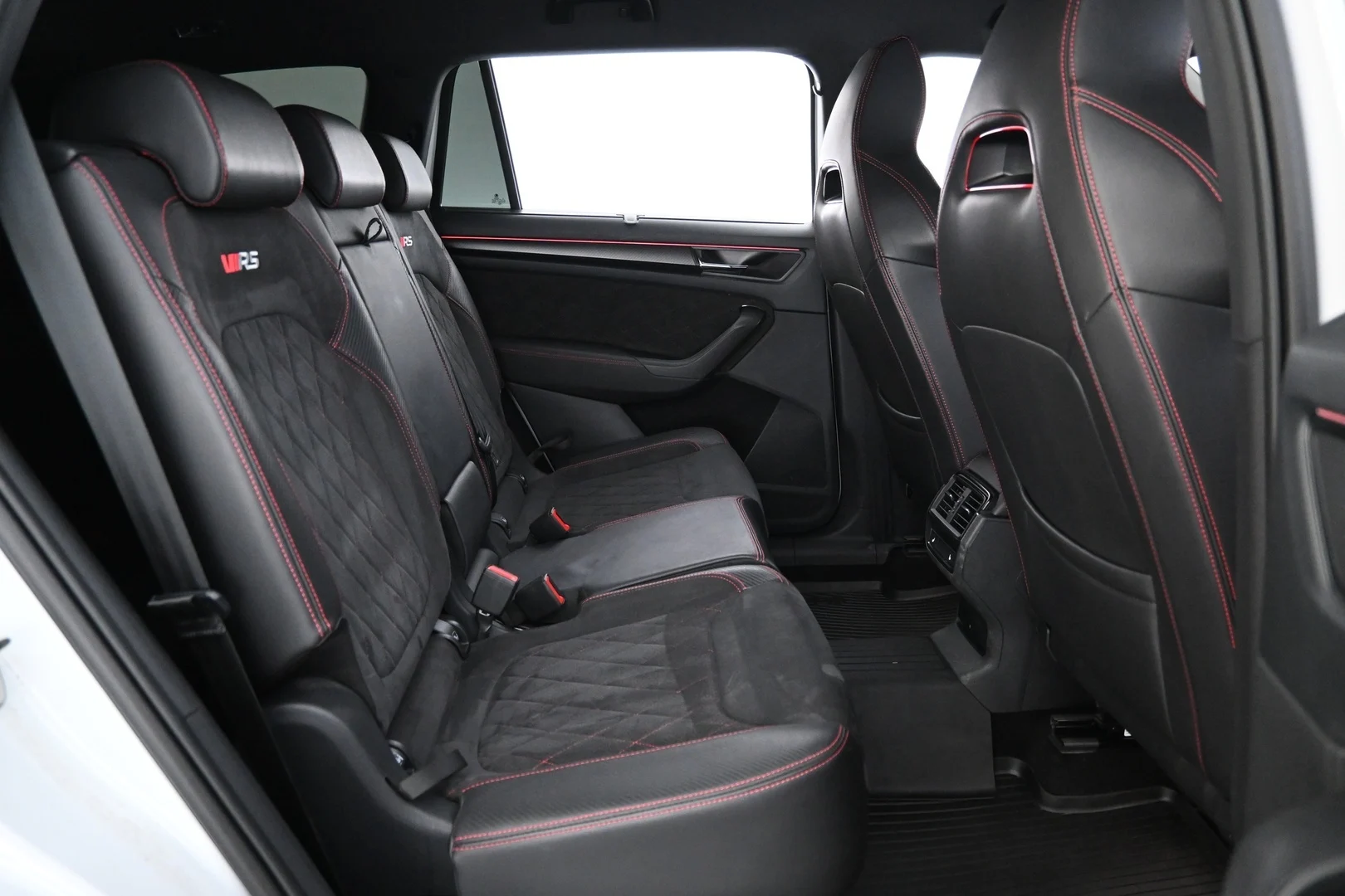 Car Image - 4kWf4DLbzT6Cdh8F7LGxhS