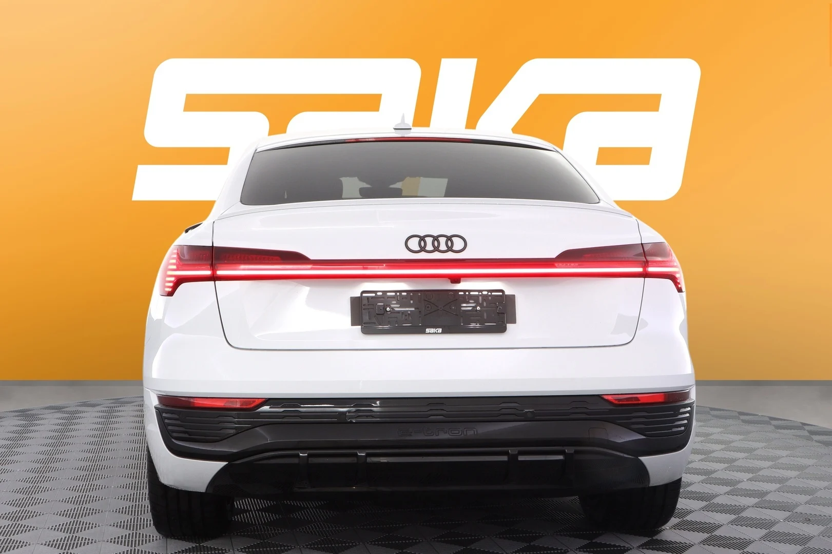 Car Image - 1UZzZ5X02EUYWof29o19Yu