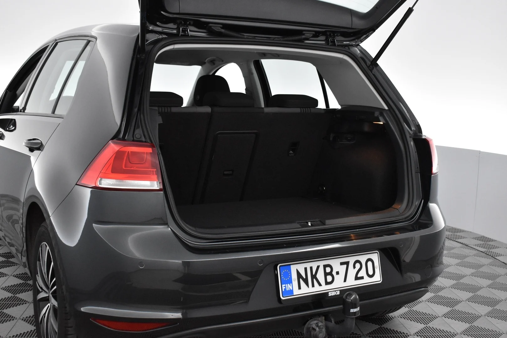 Car Image - 5ArElhHCPkGpwH7IYkqz7G