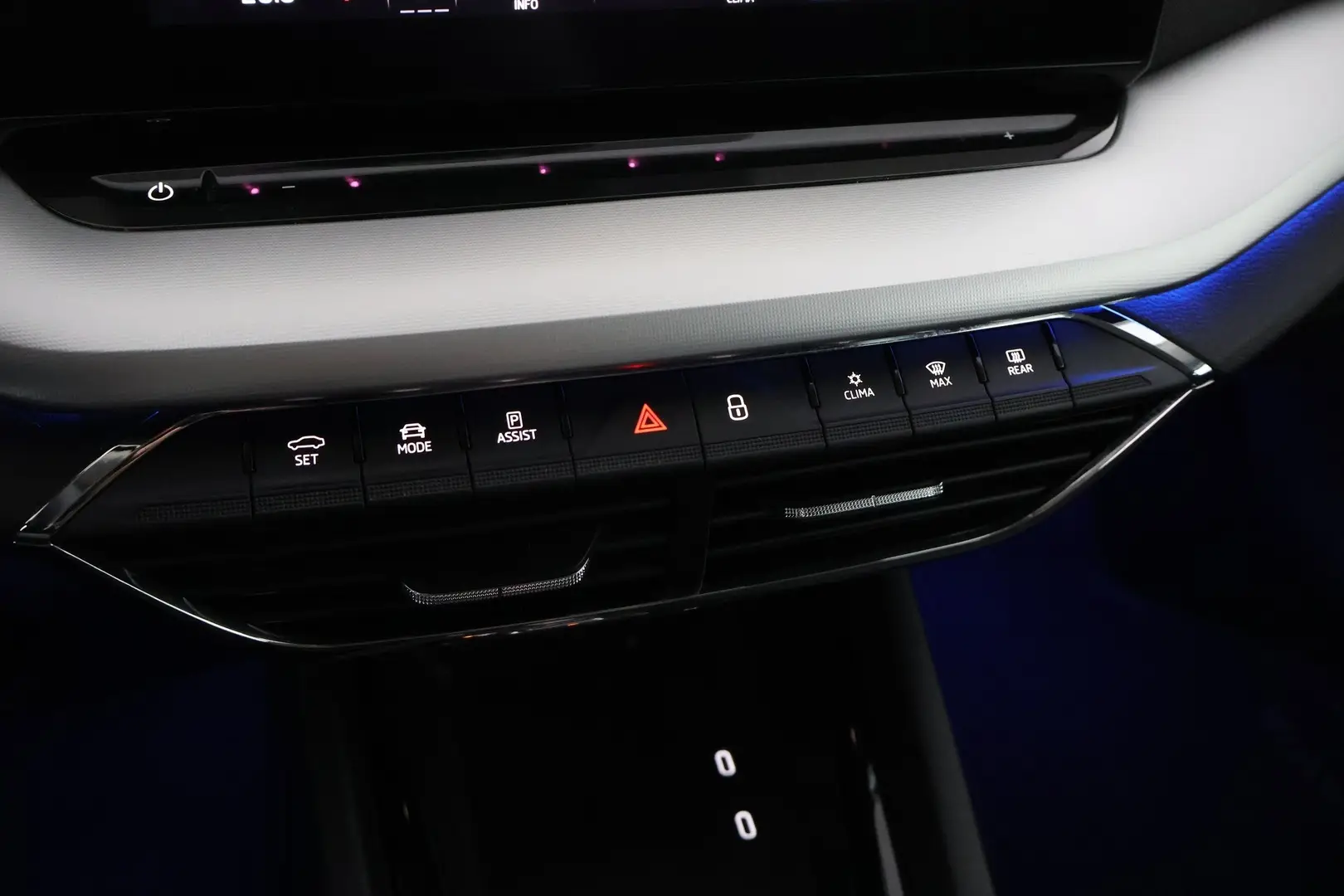 Car Image - 3glcVwAlarWvT33ixx13Nn