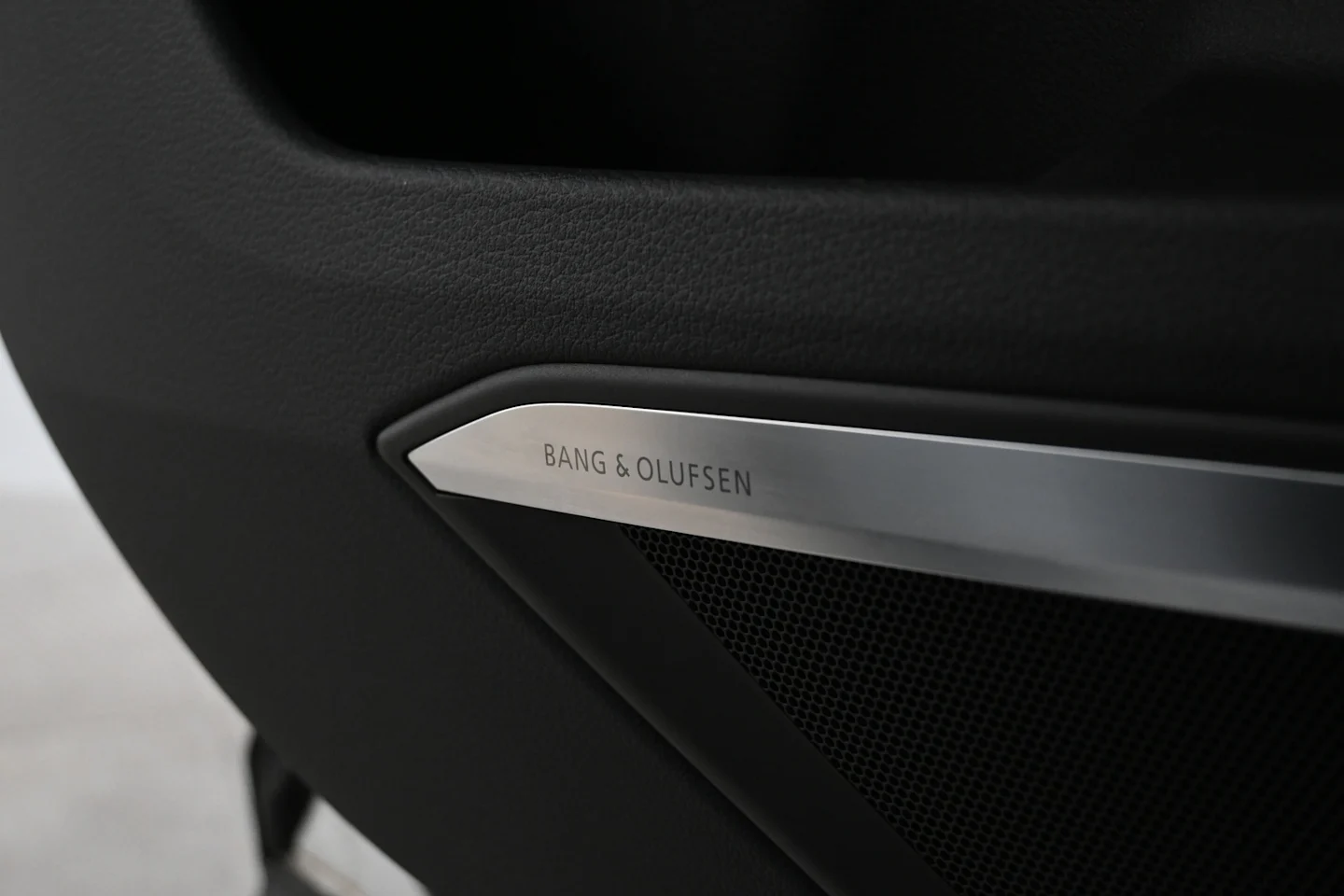 Car Image - 6E8VGmBzF9pgoyVEpYvRcu