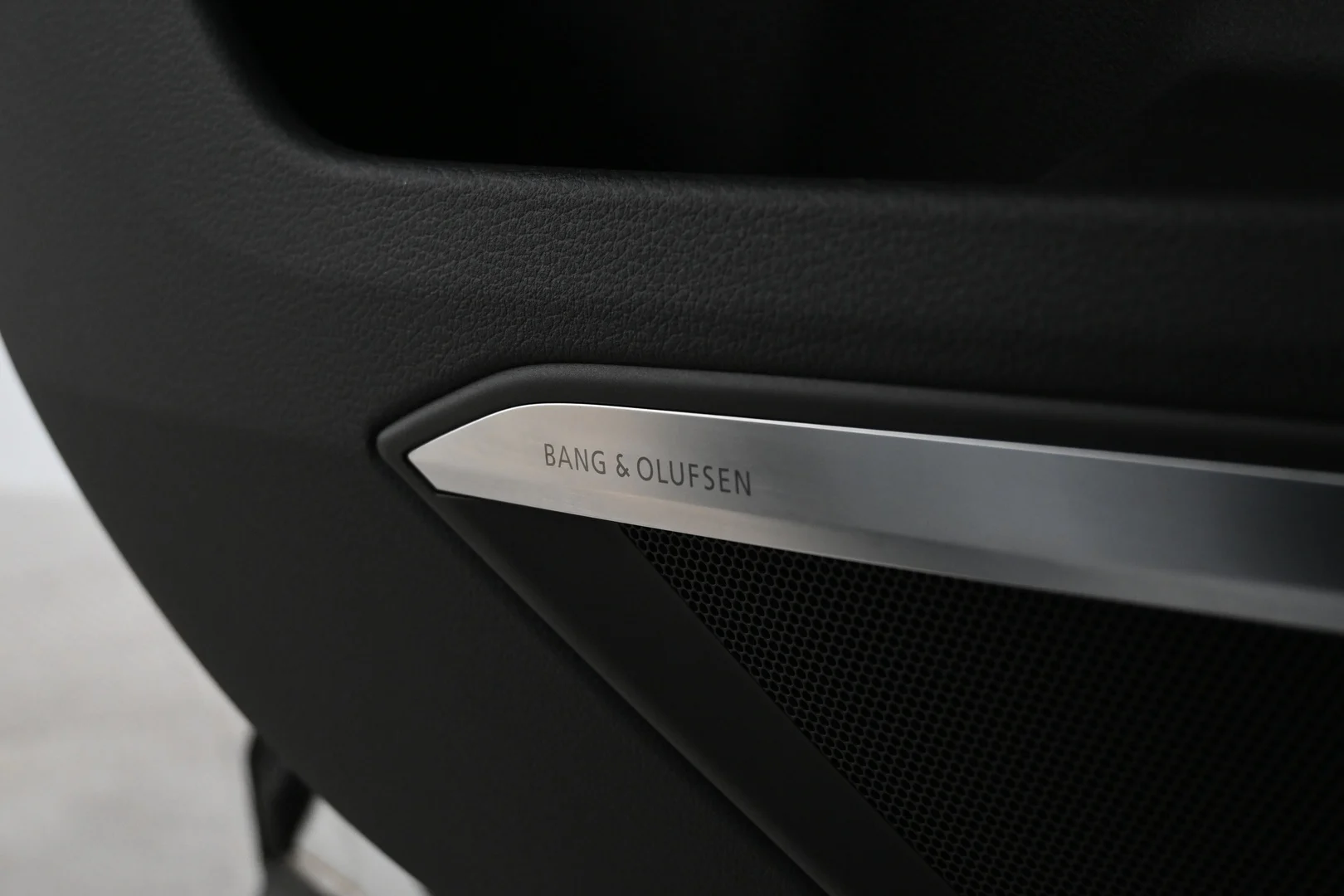 Car Image - 6E8VGmBzF9pgoyVEpYvRcu
