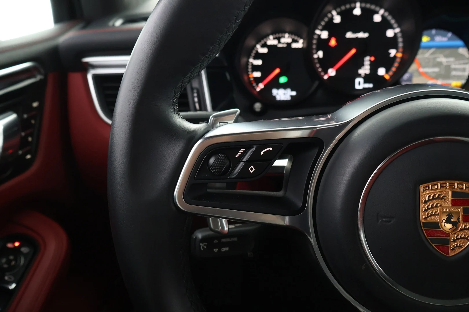 Car Image - 5amvhMTdIWAXPbyhe9Uoik