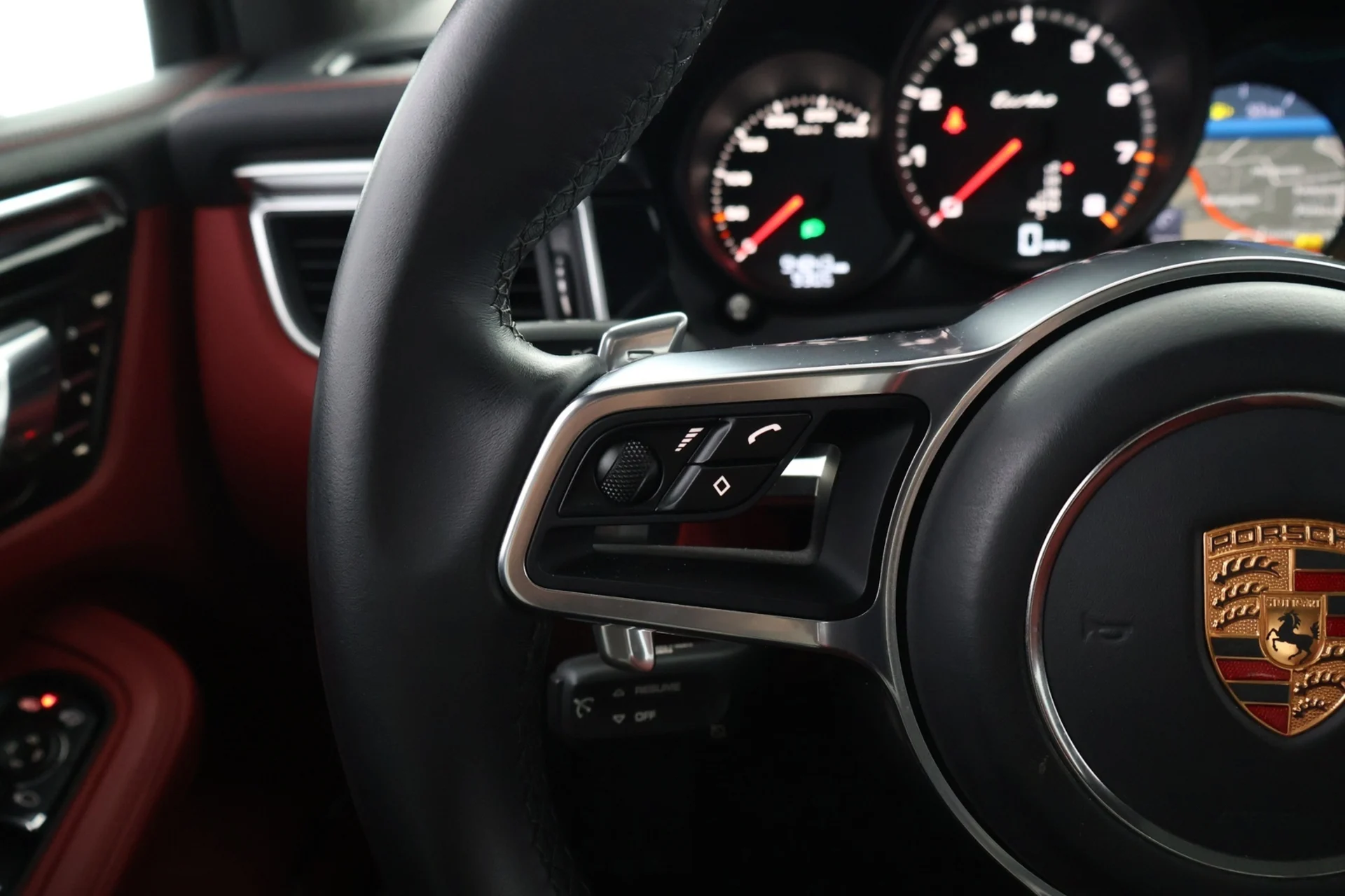 Car Image - 5amvhMTdIWAXPbyhe9Uoik