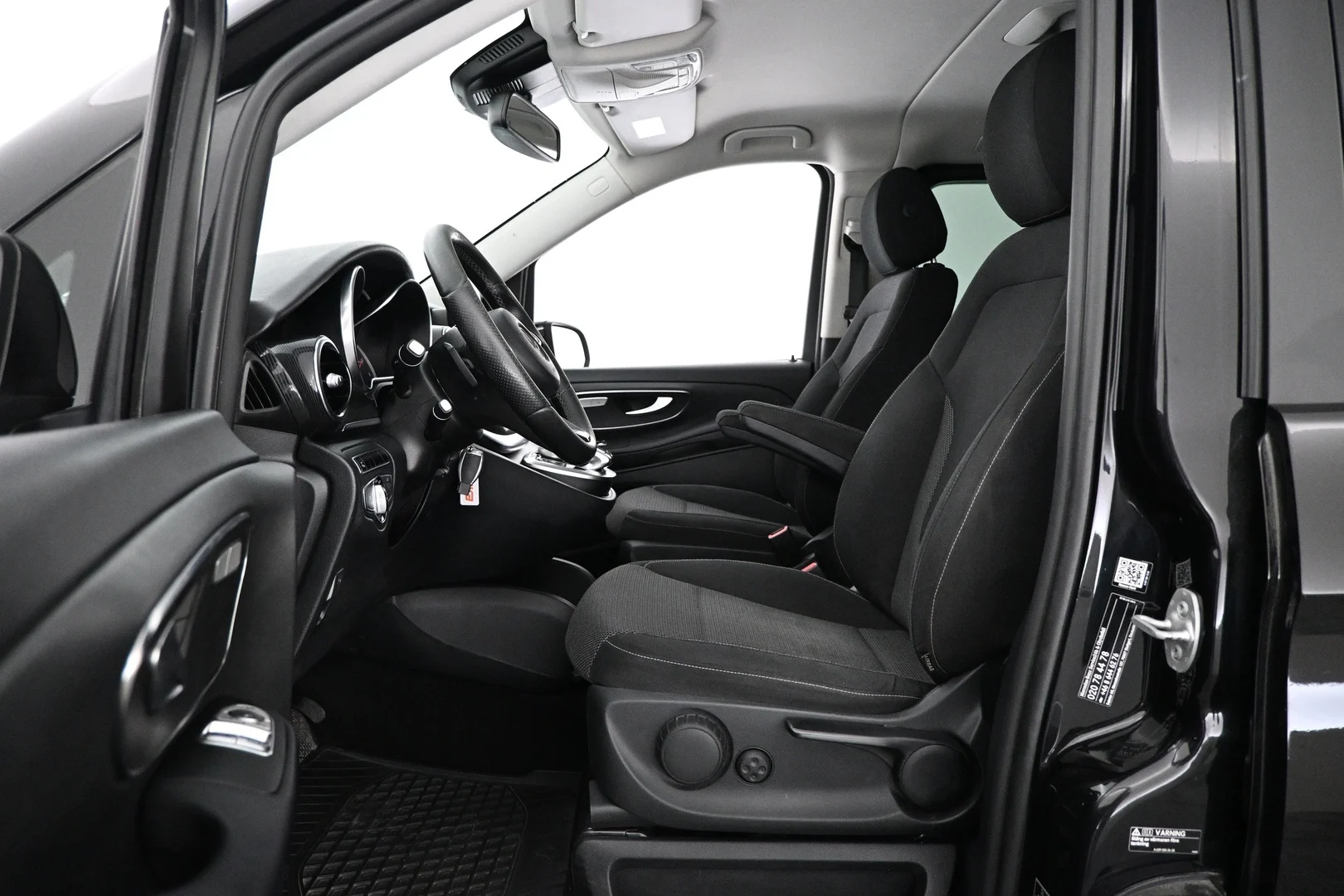 Car Image - 6VKJOyaOFZBEtN715h3iex