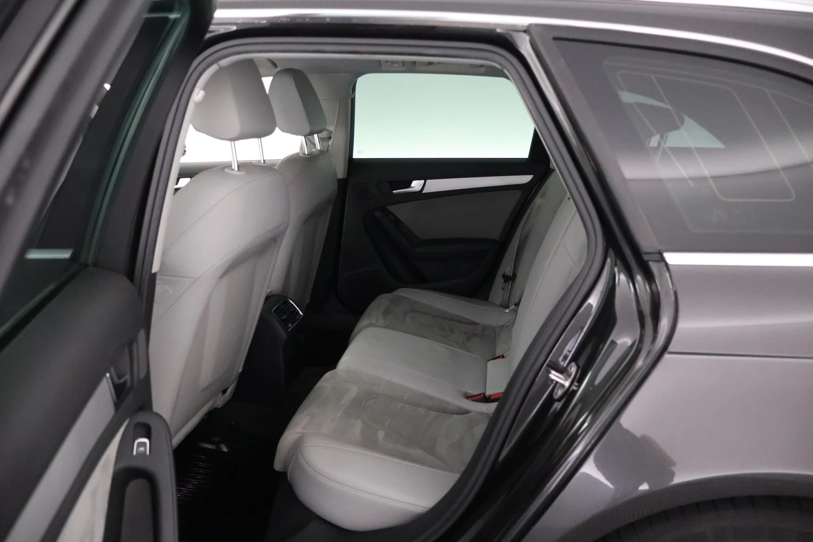 Car Image - 217MZKJgK0bGfAWVFMZItX