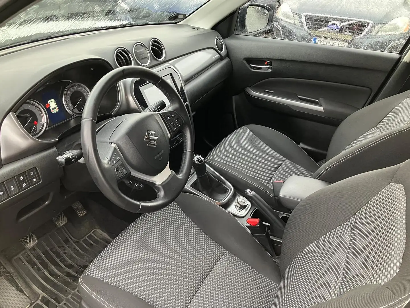 Car Image - 2BJRSTh8E8B8L9v99jmTJ7