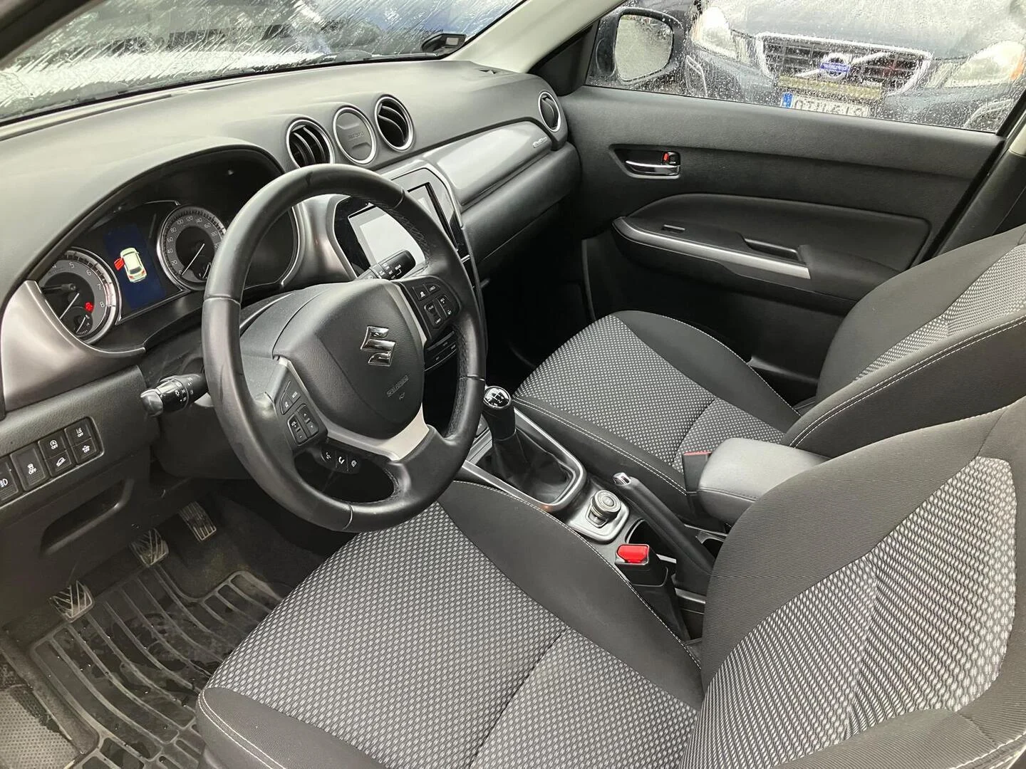 Car Image - 2BJRSTh8E8B8L9v99jmTJ7
