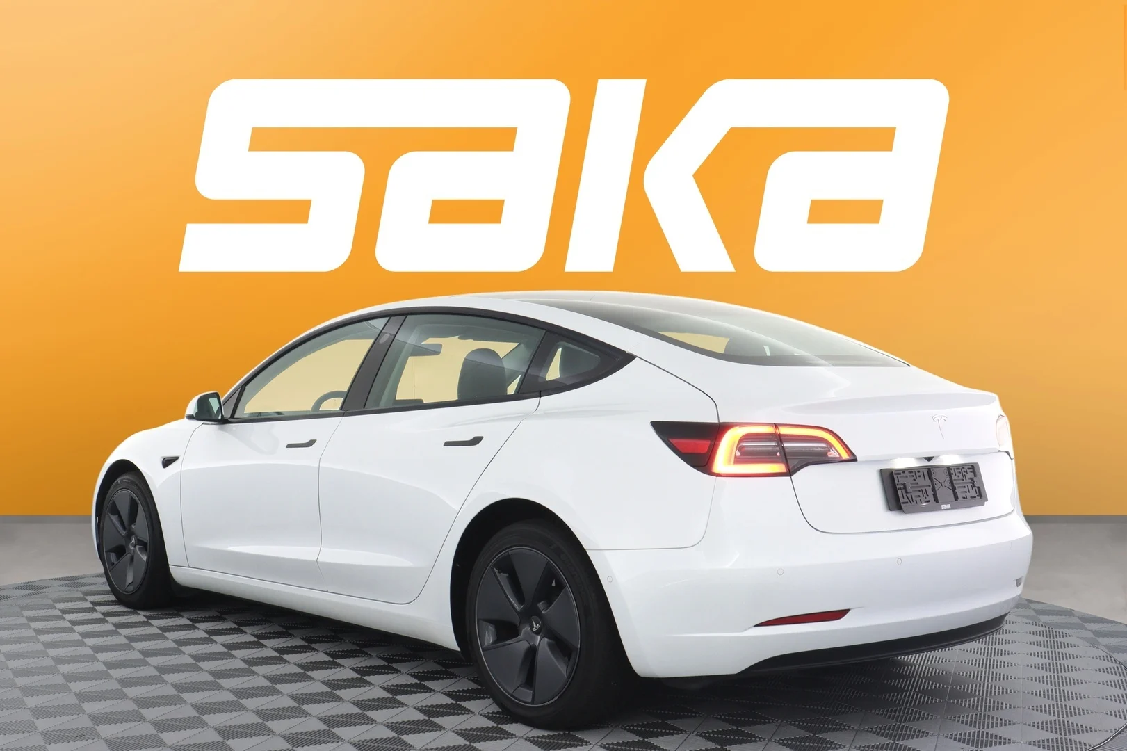 Car Image - 140MBpQPjLUu94iEeTkHE2