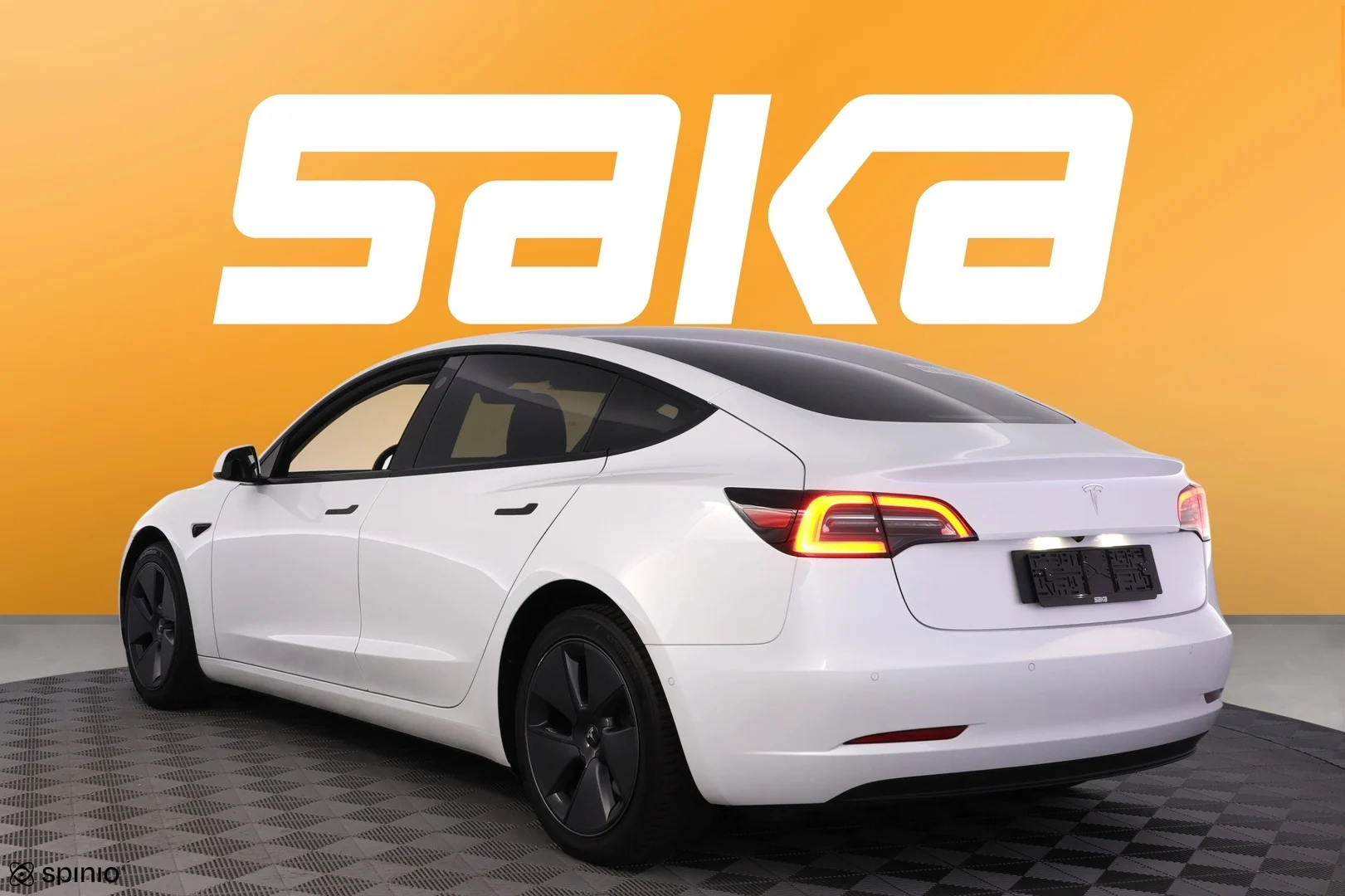 Car Image - 140MBpQPjLUu94iEeTkHE2