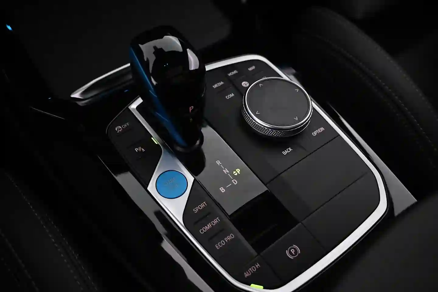 Car Image - 6iLASqGFR5Weqnzj4Jpbcc
