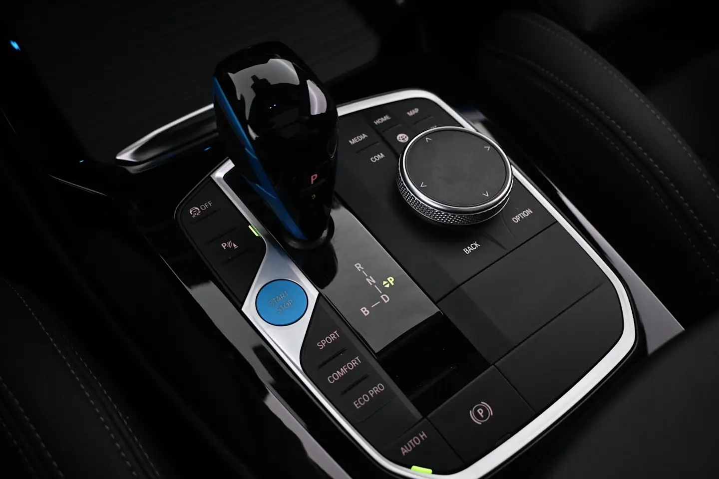 Car Image - 6iLASqGFR5Weqnzj4Jpbcc