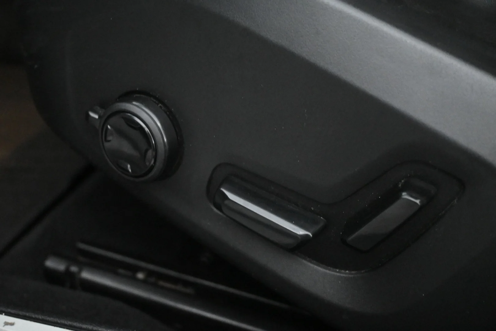 Car Image - 3VEjOc7nFBoI0PfM0Bwk9i