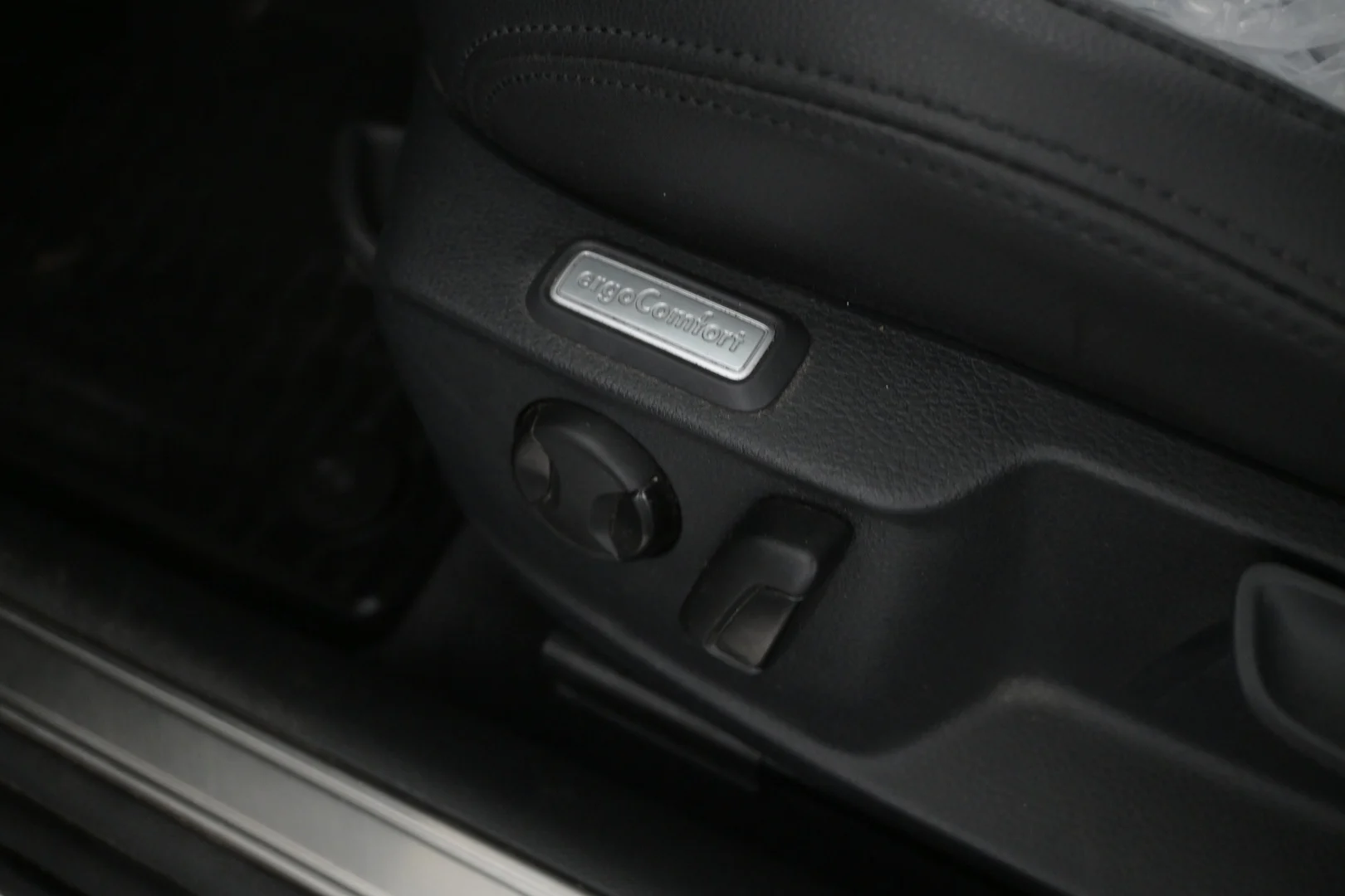 Car Image - 608Y6BgCis1zR3TM3gtPPL