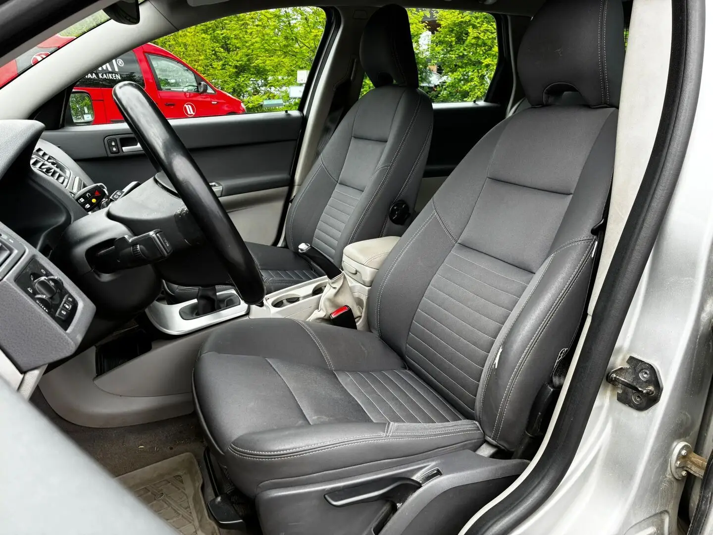 Car Image - HO3jWnOW95NedIK1c1zAp