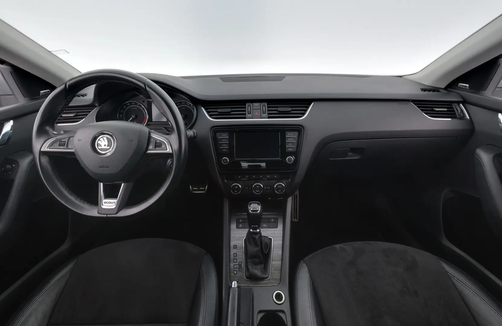 Car Image - 4E8UZeSECFeKmjN55c1yDm