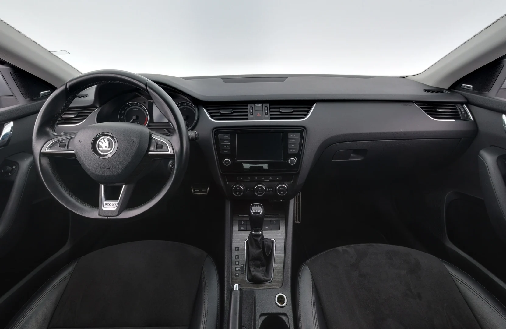 Car Image - 4E8UZeSECFeKmjN55c1yDm