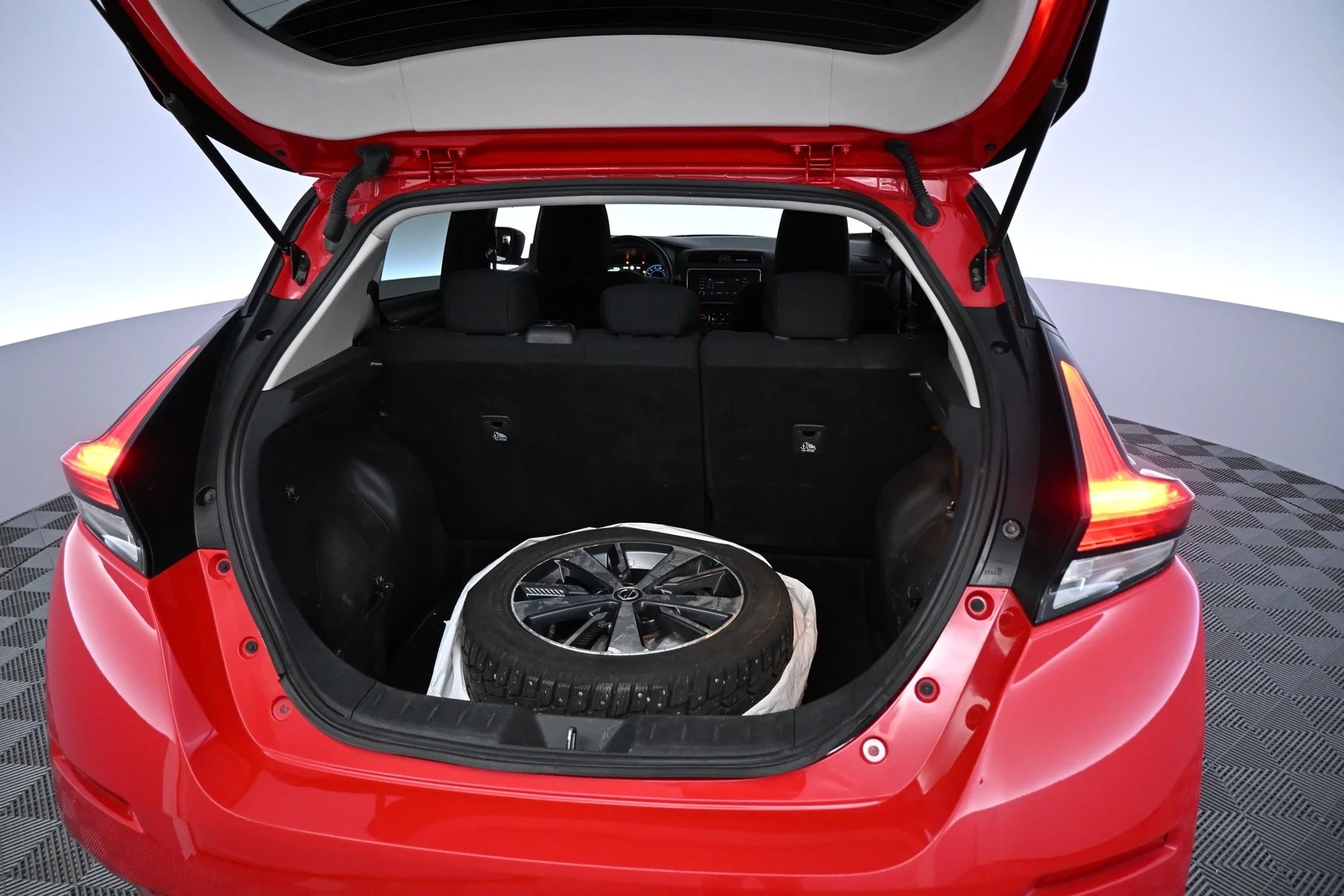 Car Image - 1j320PDRpWyiGN8rHQMzx1