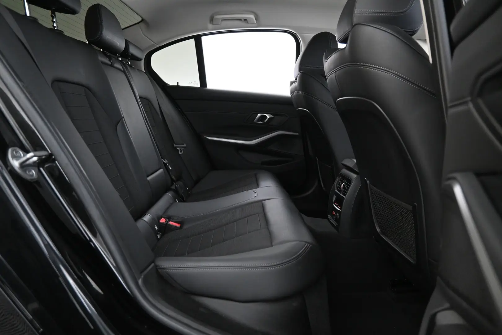 Car Image - W7nJhV8wku5jfss16vAde