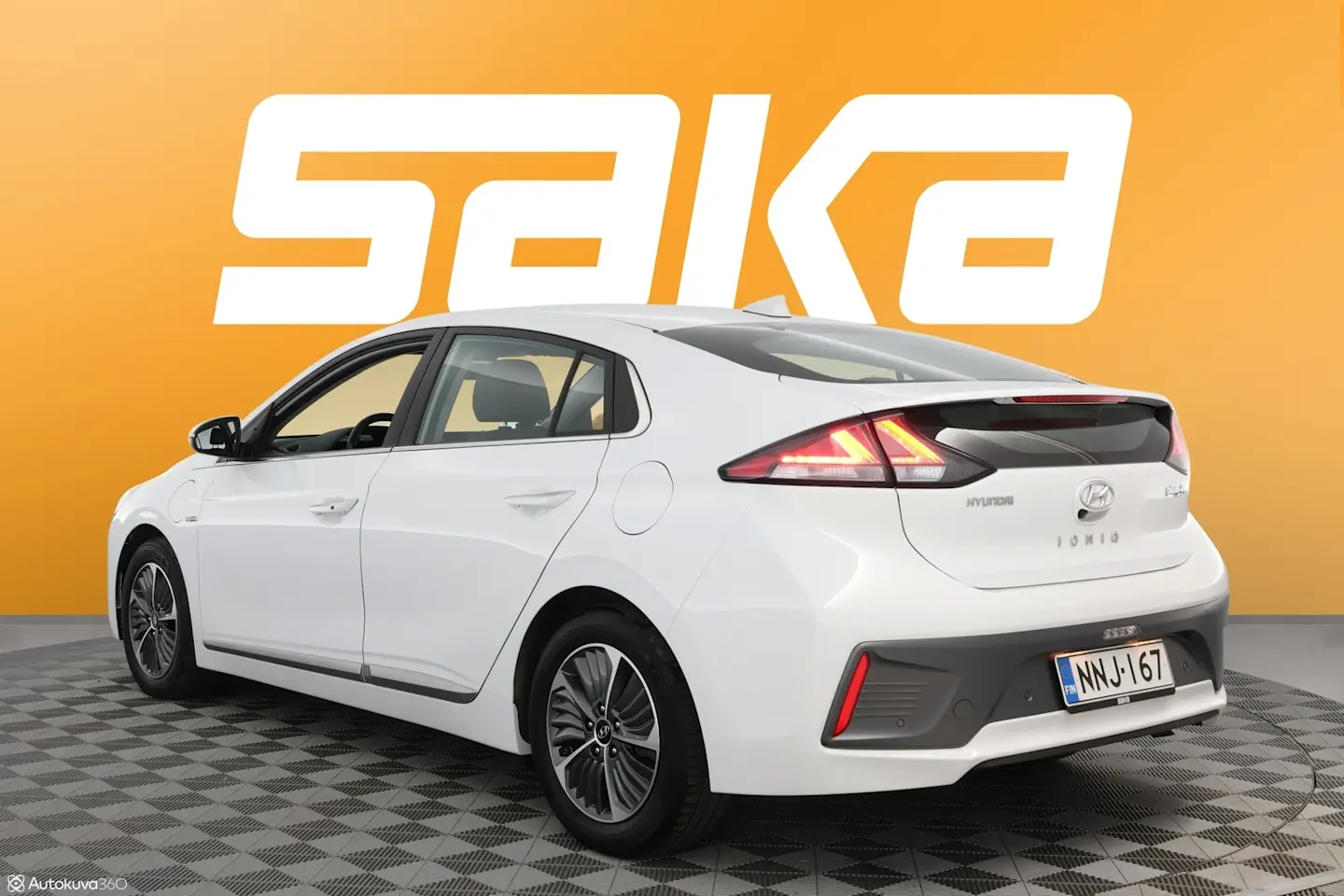 Car Image - 33sIctCa3a0nfm4K22bIgj