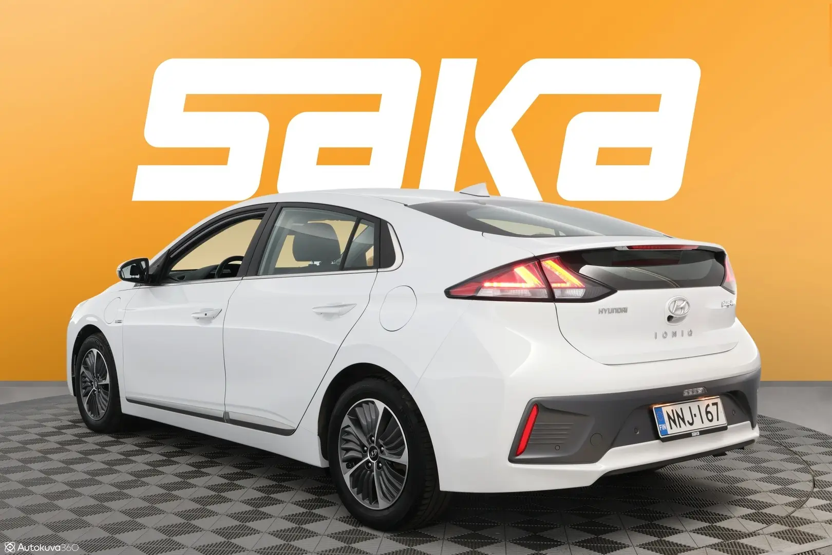 Car Image - 33sIctCa3a0nfm4K22bIgj
