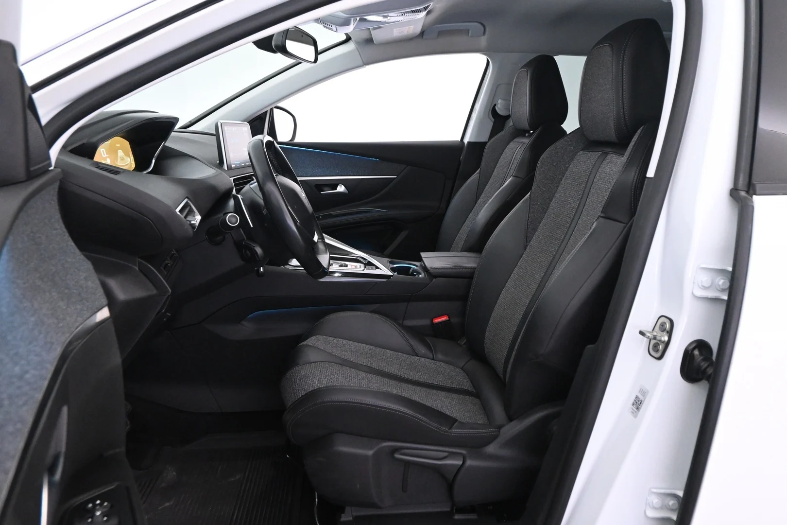 Car Image - TmWhdaqeKTyidgpF5X4db