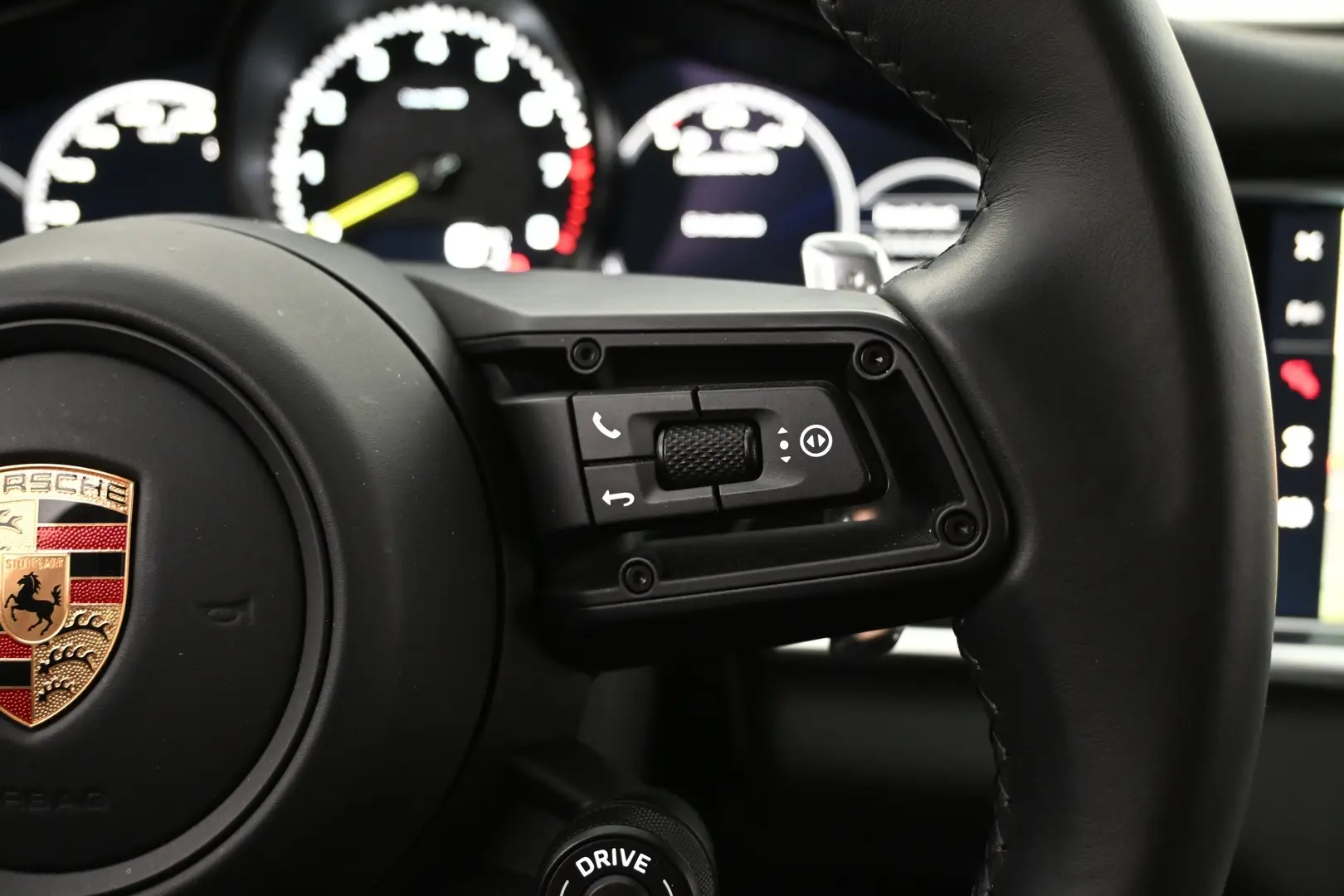 Car Image - 6tqKy0S5IRDZYECjJr0mW9