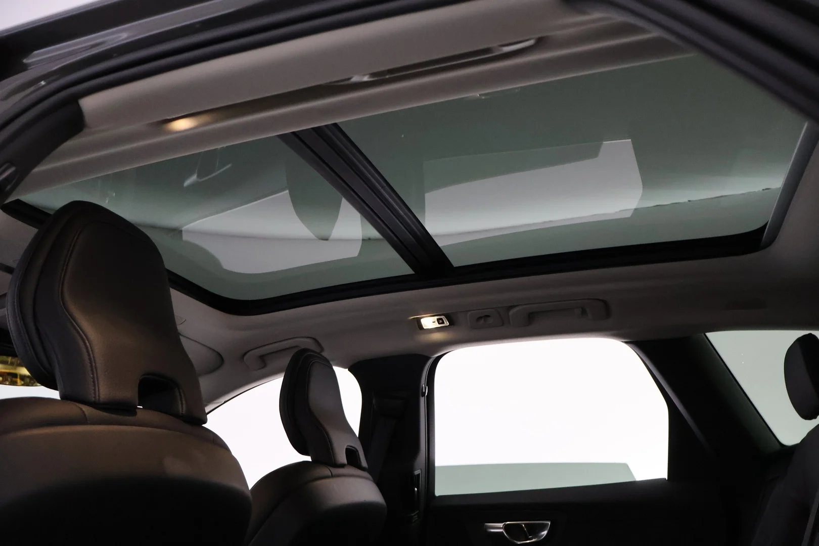Car Image - 4m6udn0A1pp4Sm8FtWytAc