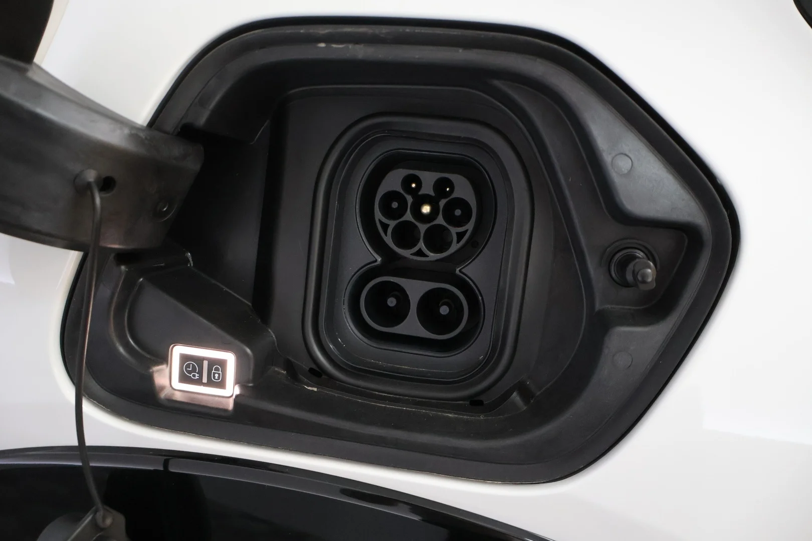 Car Image - 6qF4mXLBw32CFy6VxHtqxk
