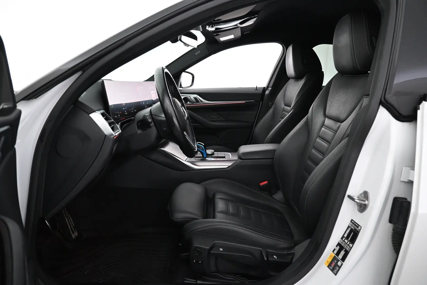 Car Image - 3pIQgeOYHEHAcecIb4hn3y