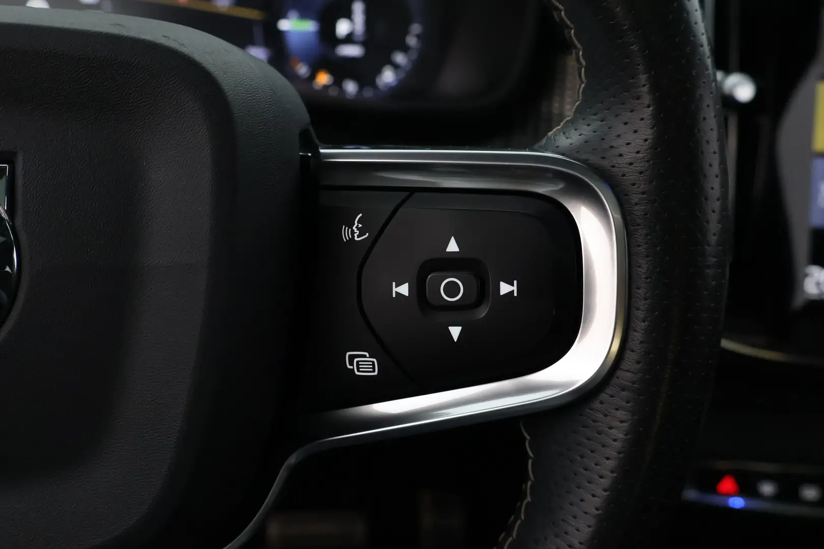 Car Image - CnpKPZpj6g7k8B8LIJrIh