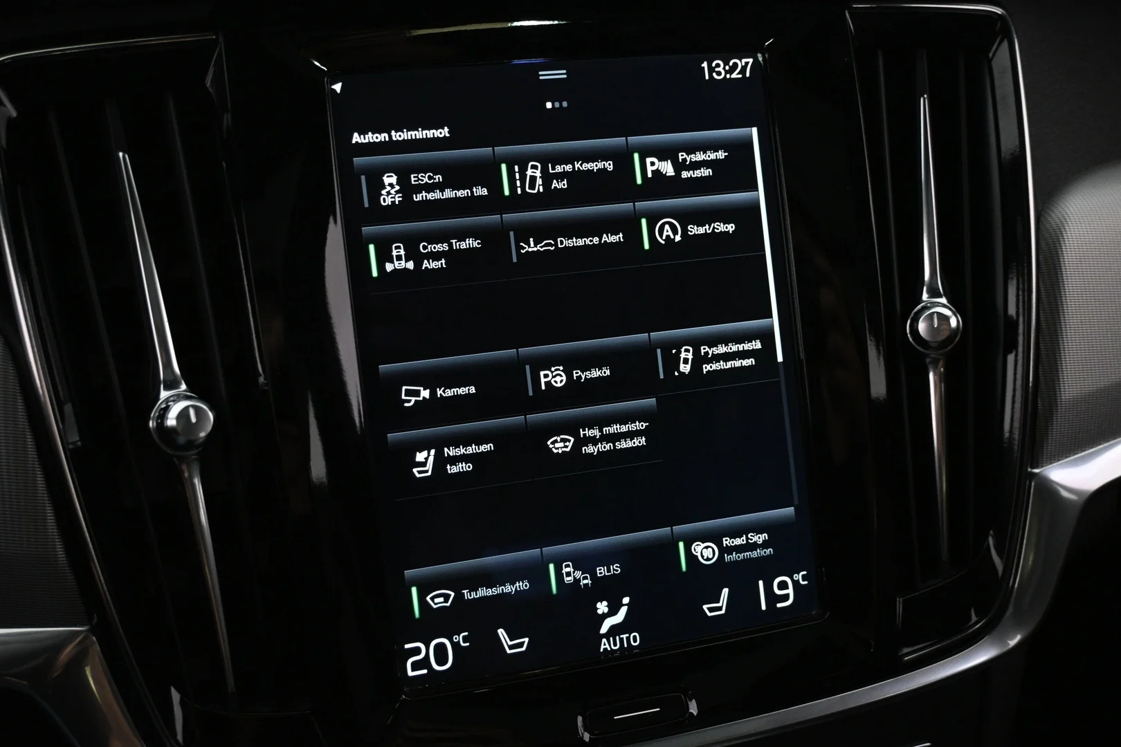 Car Image - 2IuiahSGn0QFxmOs9AmRHm