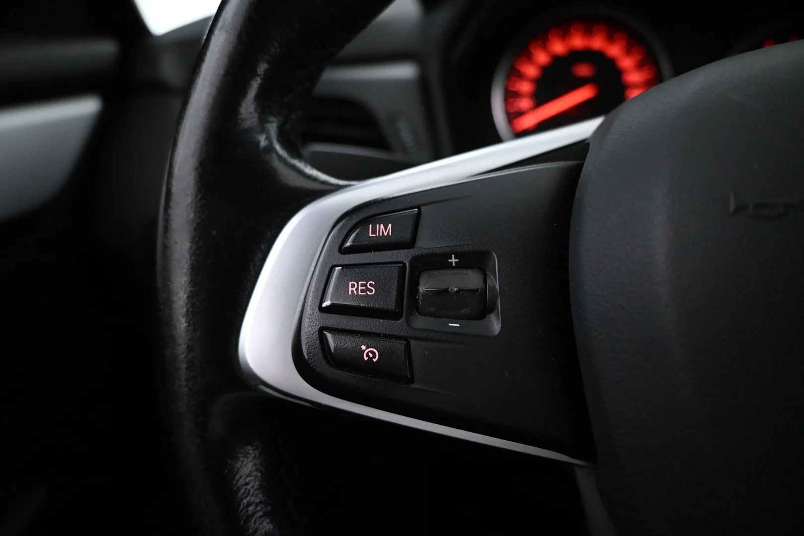 Car Image - 5eIUaGHEPeS0BLQOeLjz7f