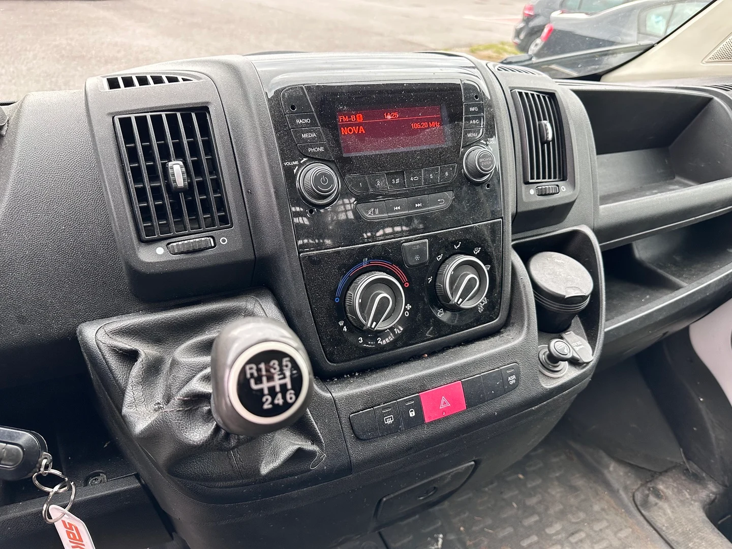 Car Image - 30VnWbey2fVLC9UMfCBZ9n