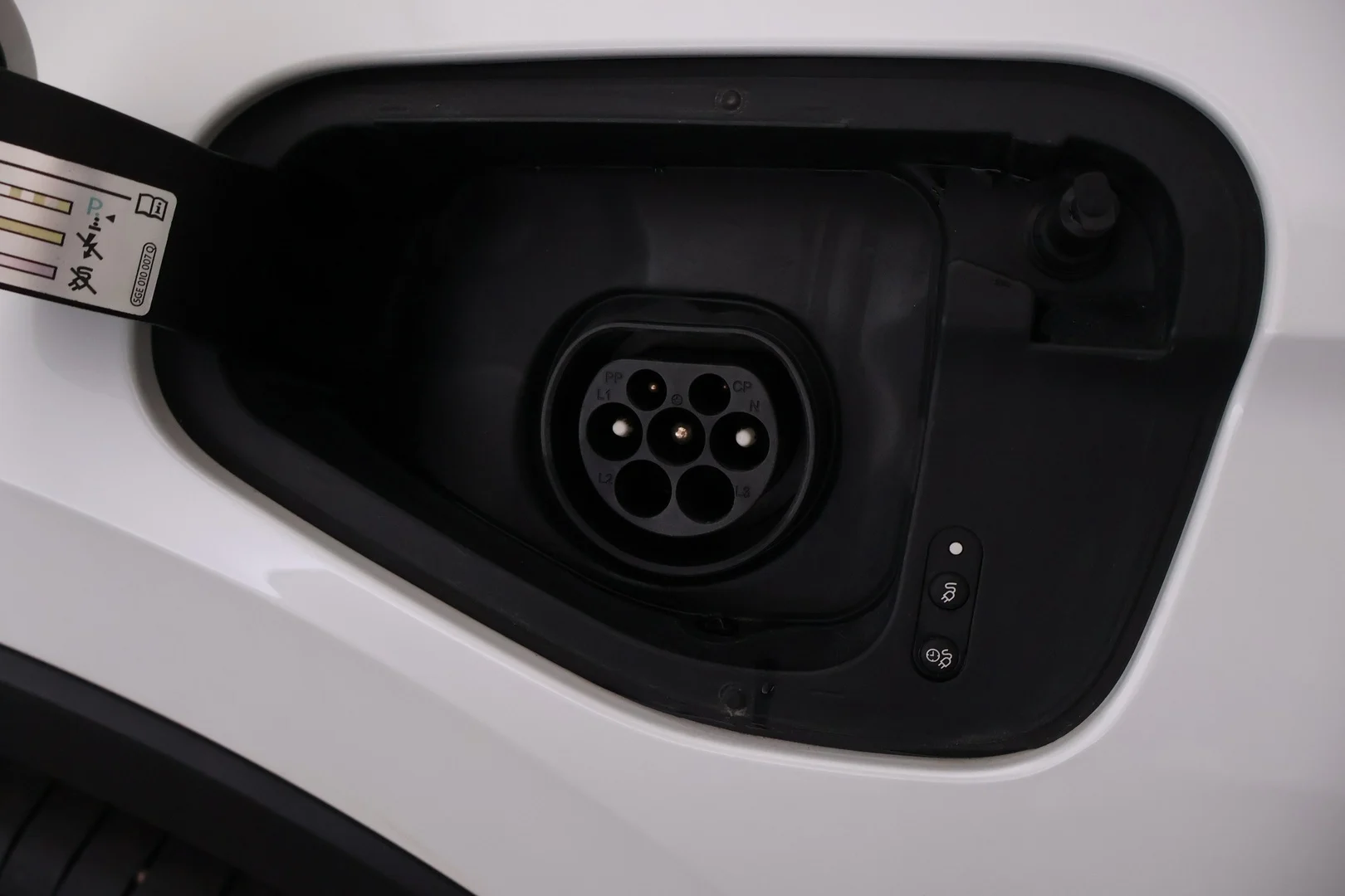 Car Image - 77KrzsmlvfeayfRYEfRrs0