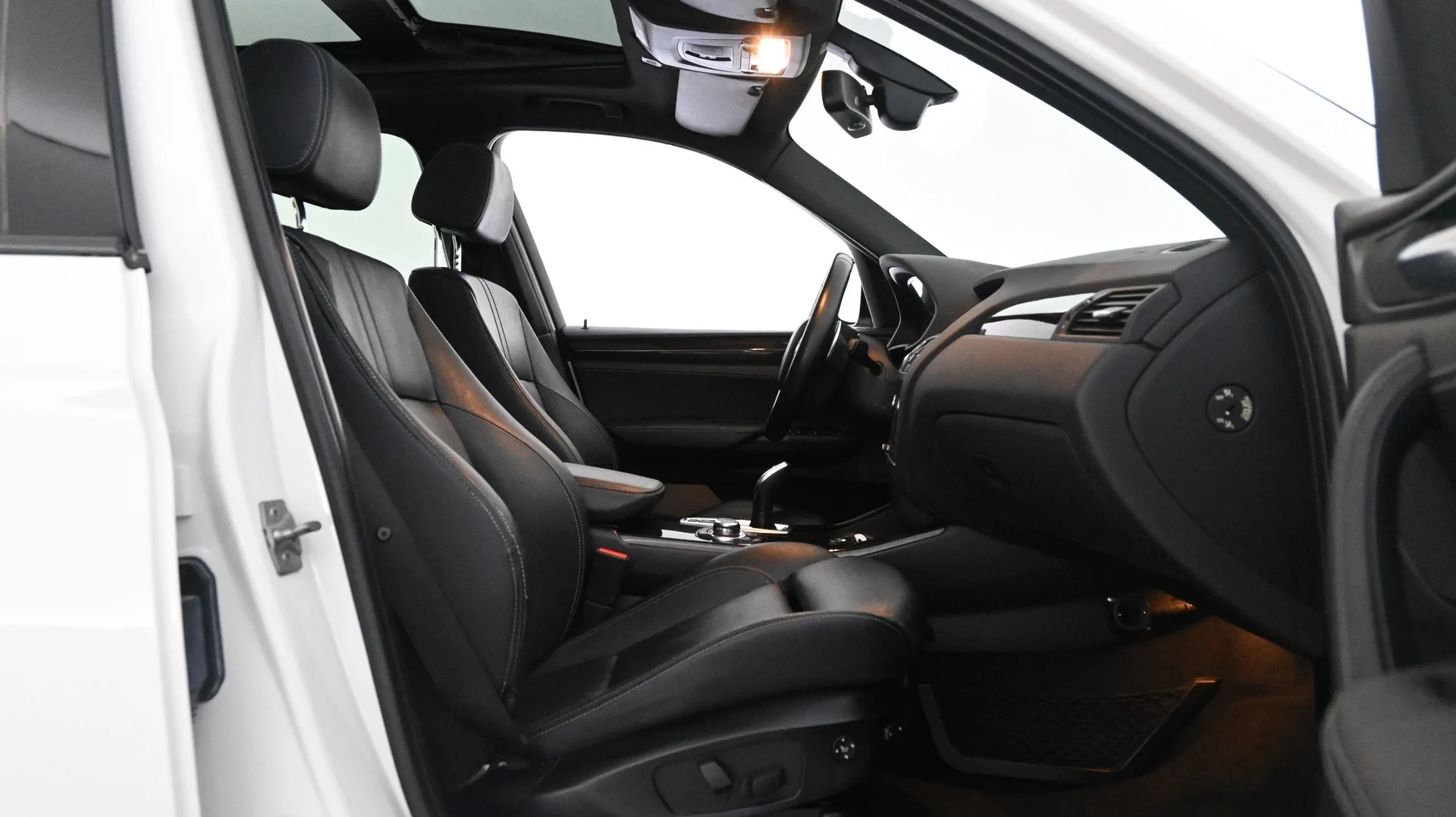 Car Image - 5lg8zwXu5HLNsedRQgrXn2