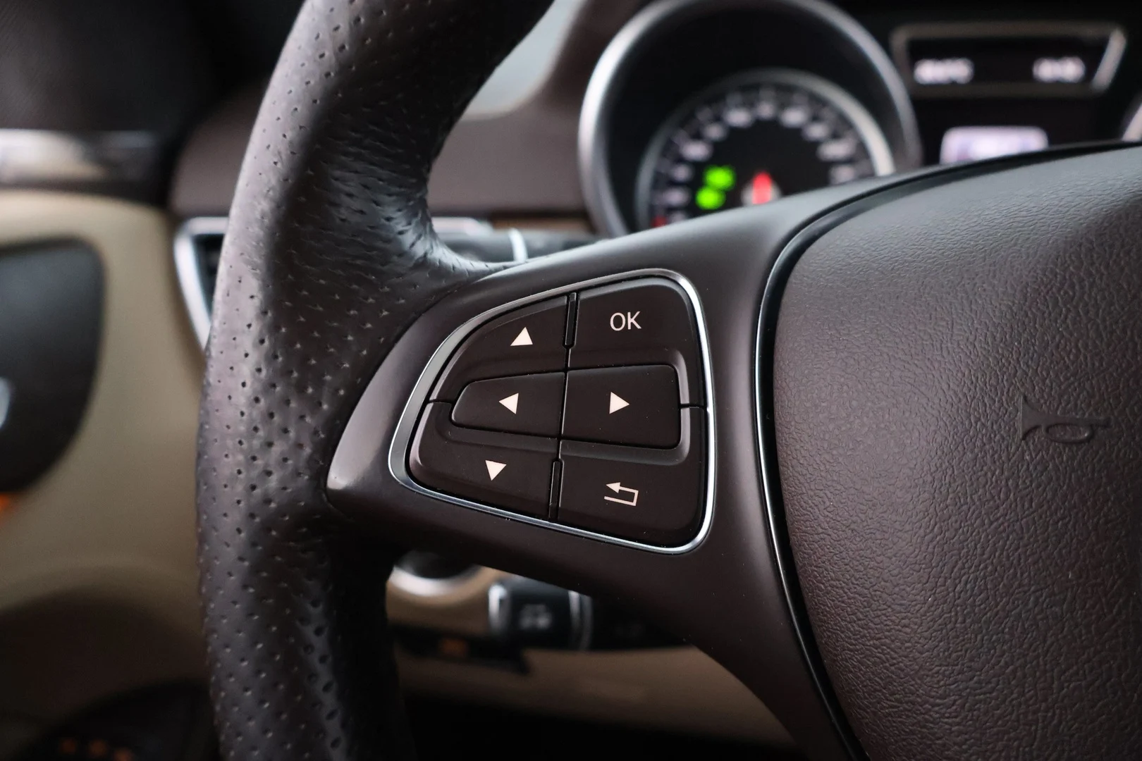 Car Image - 720qEPsioSXL3mrOdFWps9