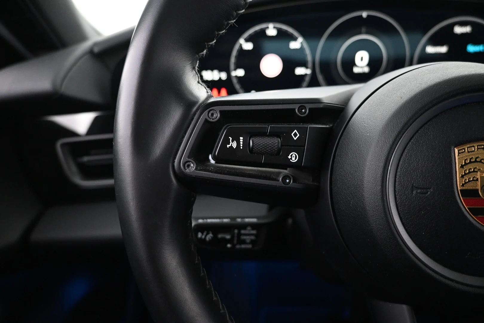 Car Image - 3lQr6uG5JwcCvFZ7Uwqp27