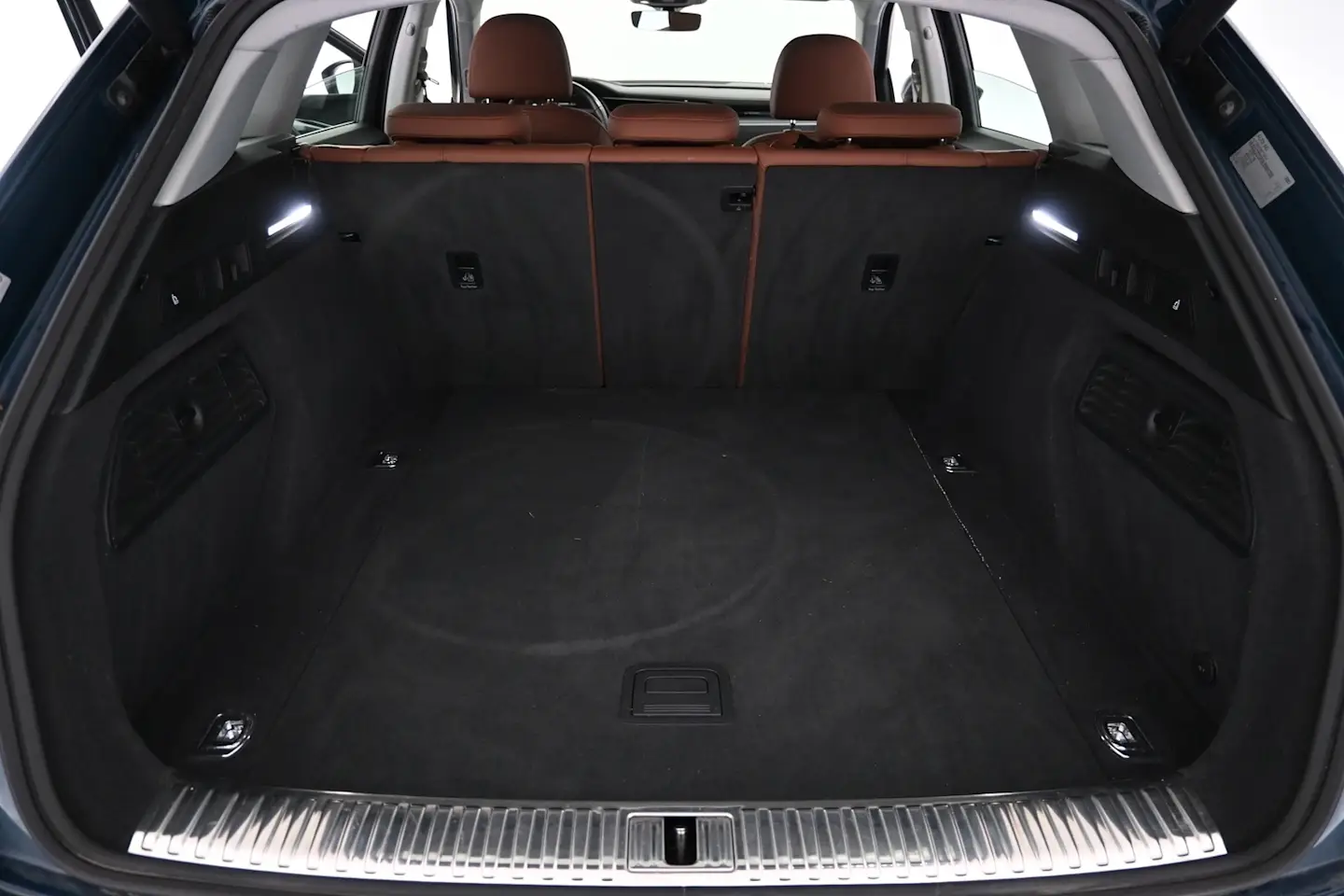 Car Image - 6sb4BRXbpvd8qG8jsCzcry