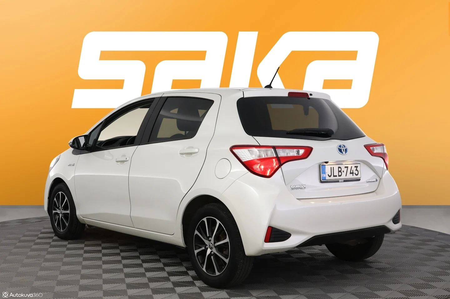 Car Image - kVxtlrVCa7sV8DR9rTwZ4