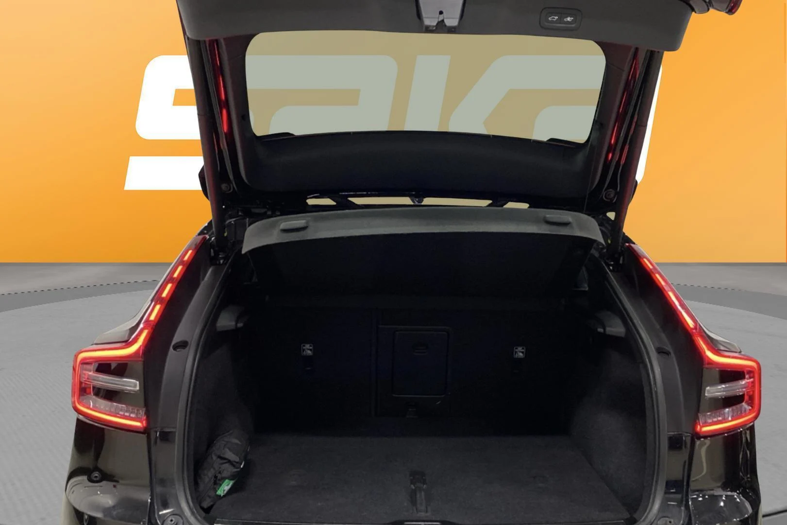 Car Image - 3ZQhSYtiCaCibLuMNUOXHq