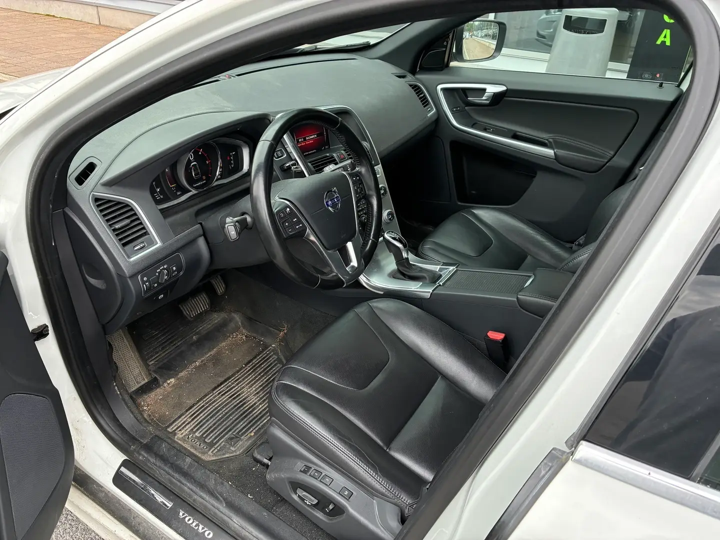 Car Image - 7b3r9g1DOBqCQBYrNNfgNq