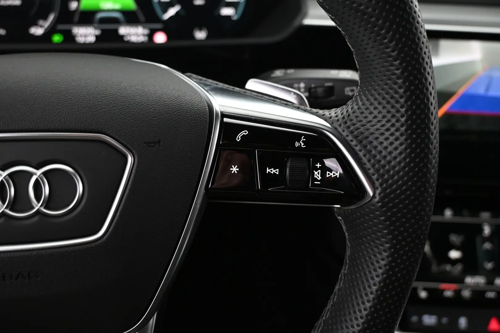 Car Image - 2LU8zTURWrBpoe0tWrrnM1