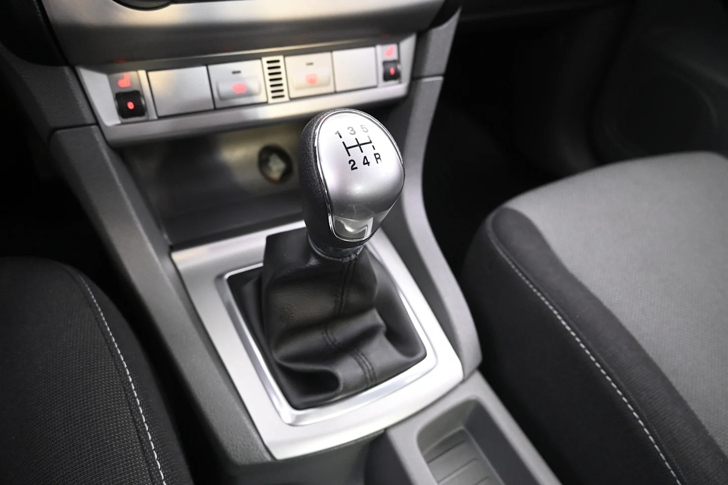 Car Image - 6JUcrOVV2KxBhI0GfeZIev