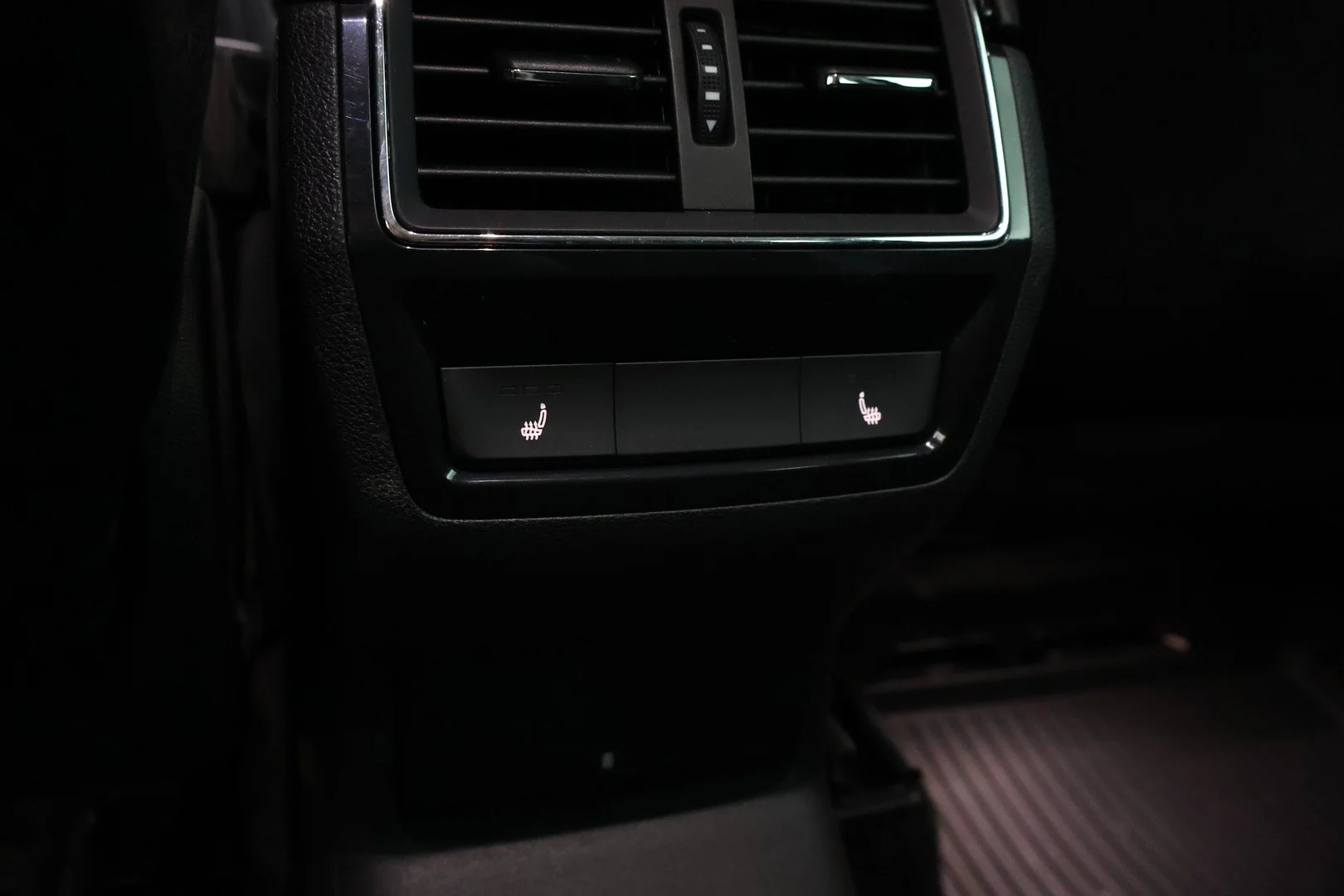 Car Image - 7uogmKNpzf2aIPJcpooVbm