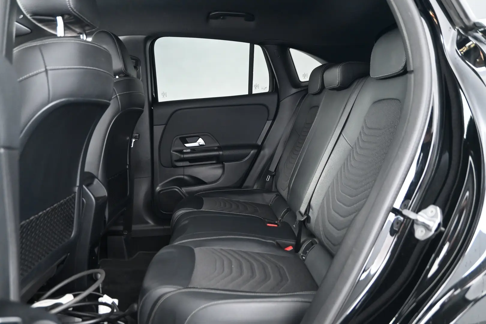 Car Image - 2vpzMU9ji5DsbtIxlaNFxr