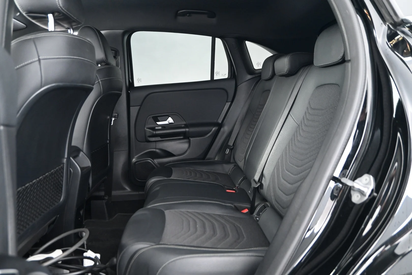Car Image - 2vpzMU9ji5DsbtIxlaNFxr