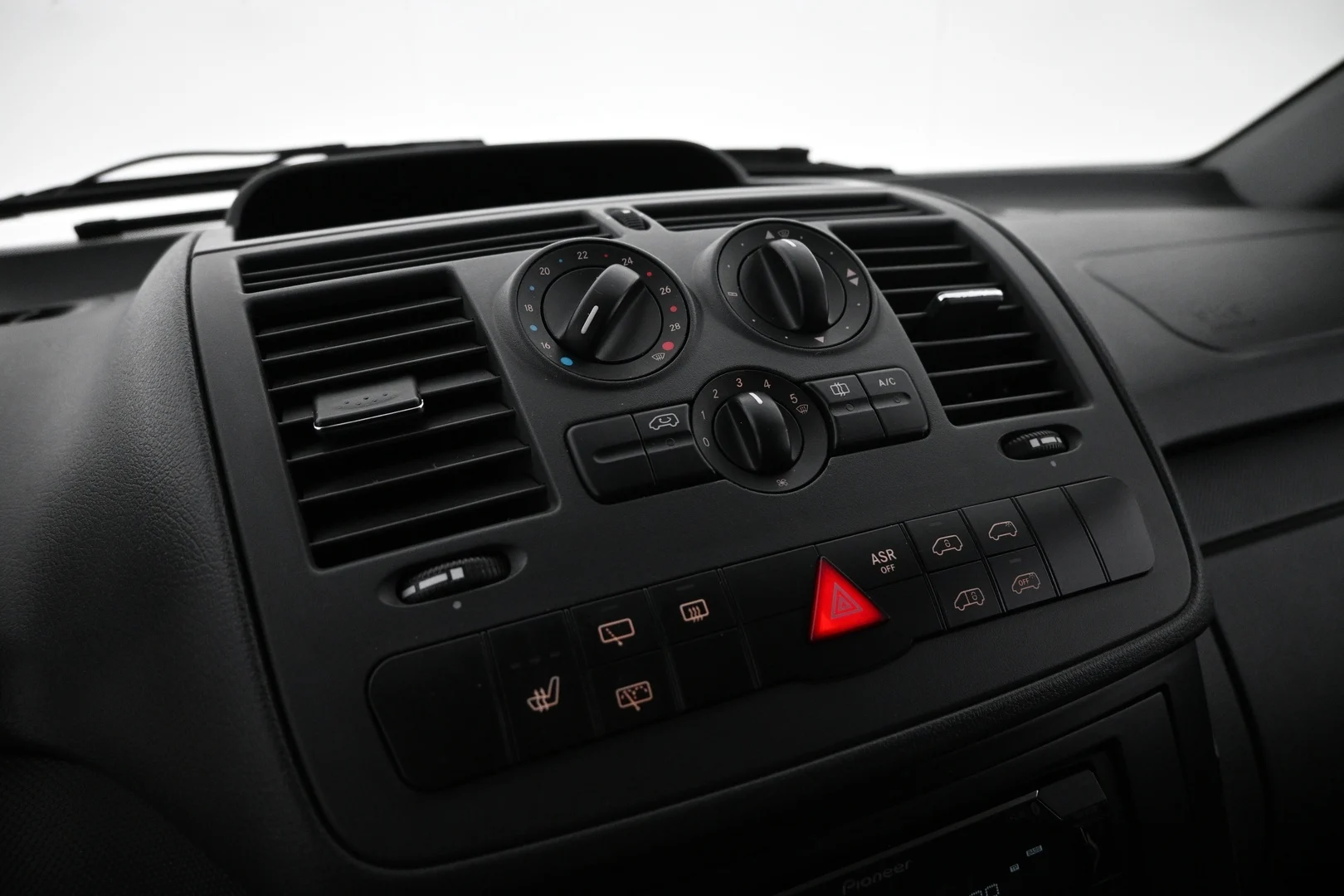 Car Image - 6jH0OLxP9HXDXv2yn1zeo8